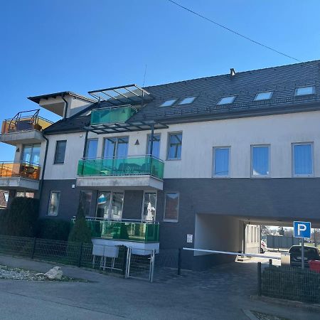 Azur Haz Gyoengyvirag Apartman Sárvár Exterior foto
