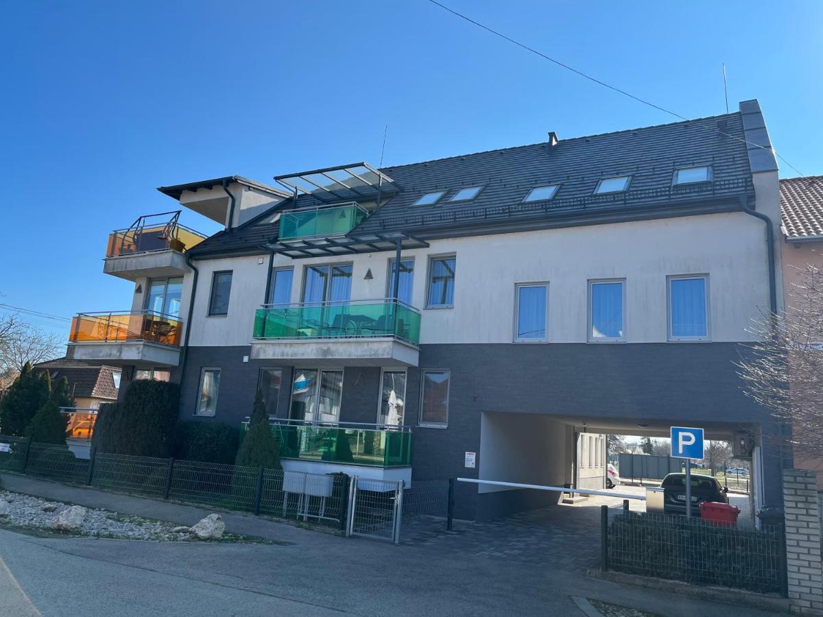 Azur Haz Gyoengyvirag Apartman Sárvár Exterior foto